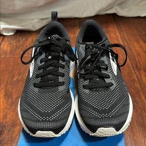 Brooks Revel 6 Energizer Black and White Women's trainers